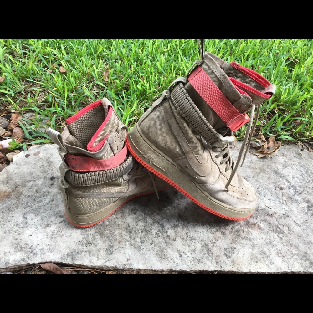 Nike SF Air Force 1 Khaki Rush Coral